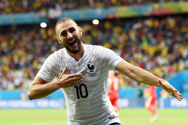 记者：本泽马有可能会缺席法国队的世界杯首战