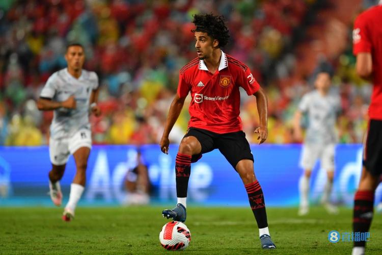 9月8日讯曼联即将在明天凌晨的欧联杯首轮比赛中对阵皇家社会,今天