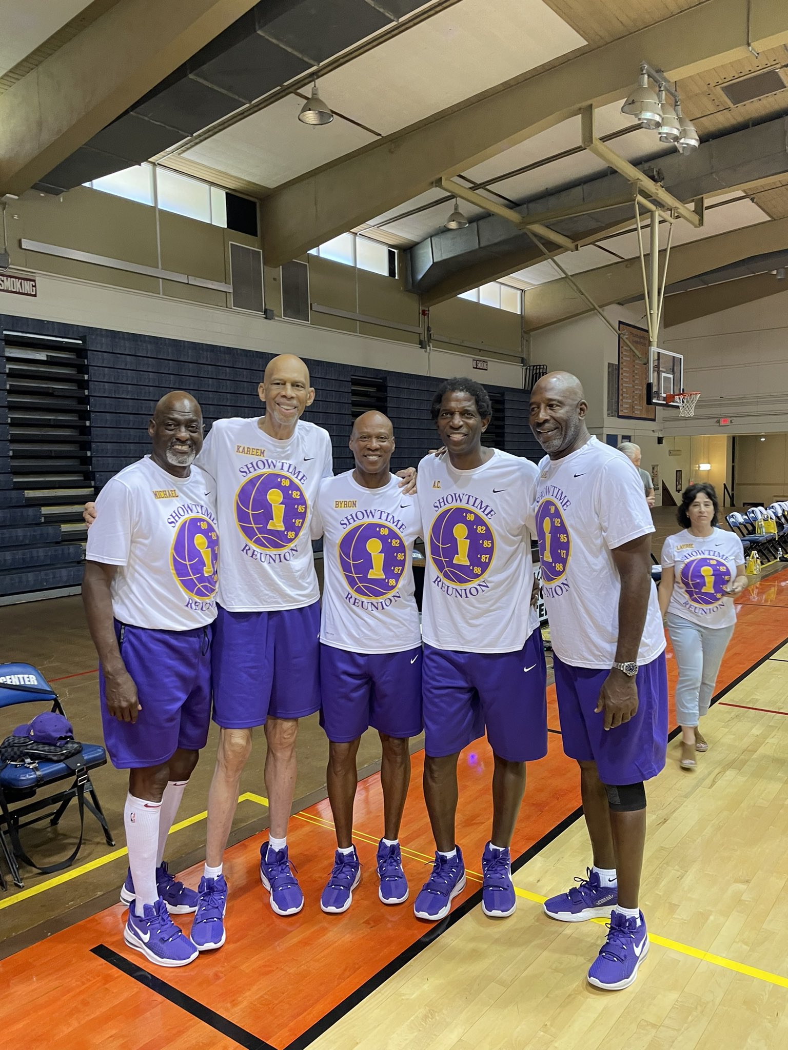 贾巴尔还活着吗? 谁死去的记忆又复活了 贾巴尔晒和老队友旅游训练照