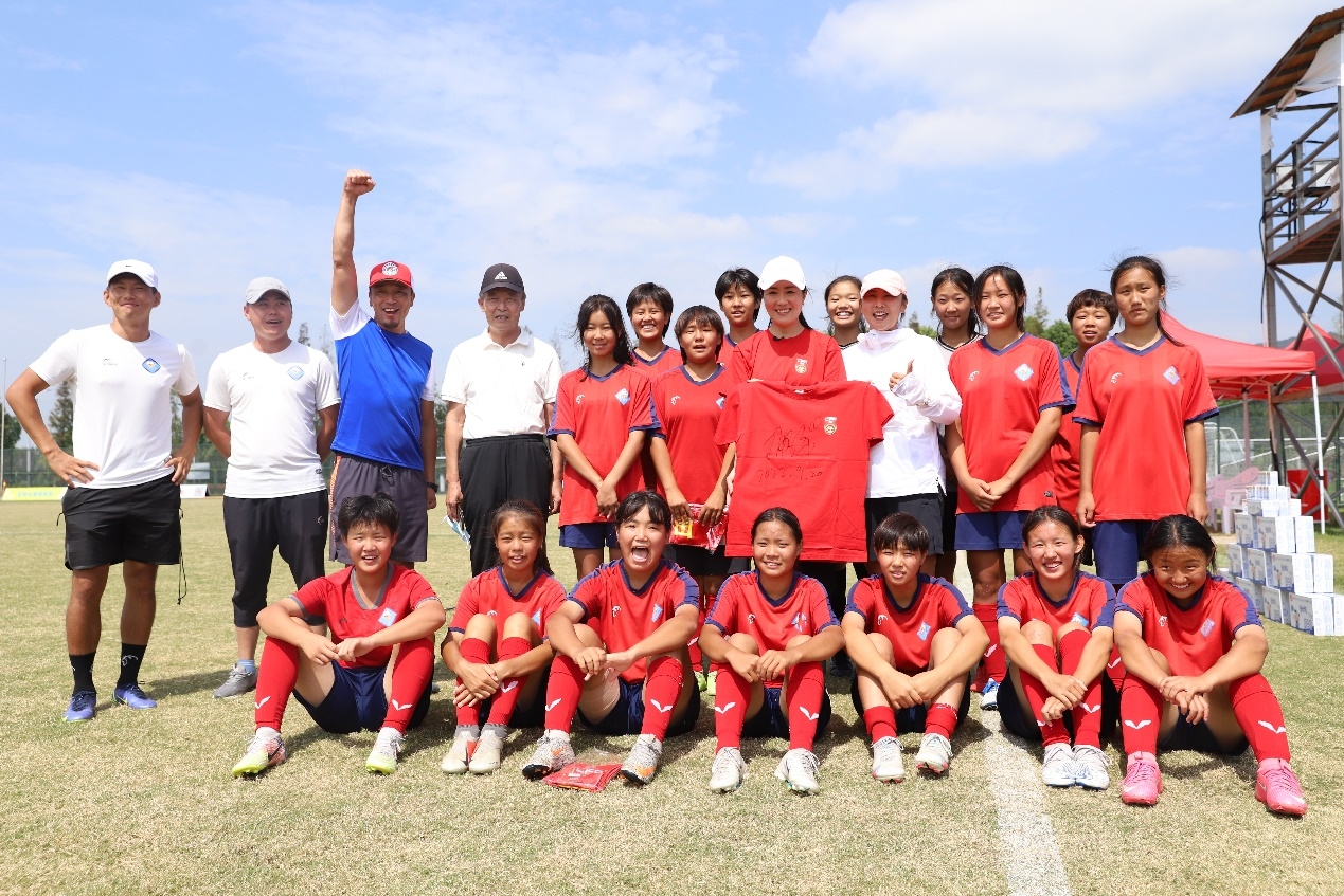 呼市蒙校女足成员,呼和浩特蒙古族学校女足世界冠军,内蒙古籍国家队女足,呼和浩特蒙校女足