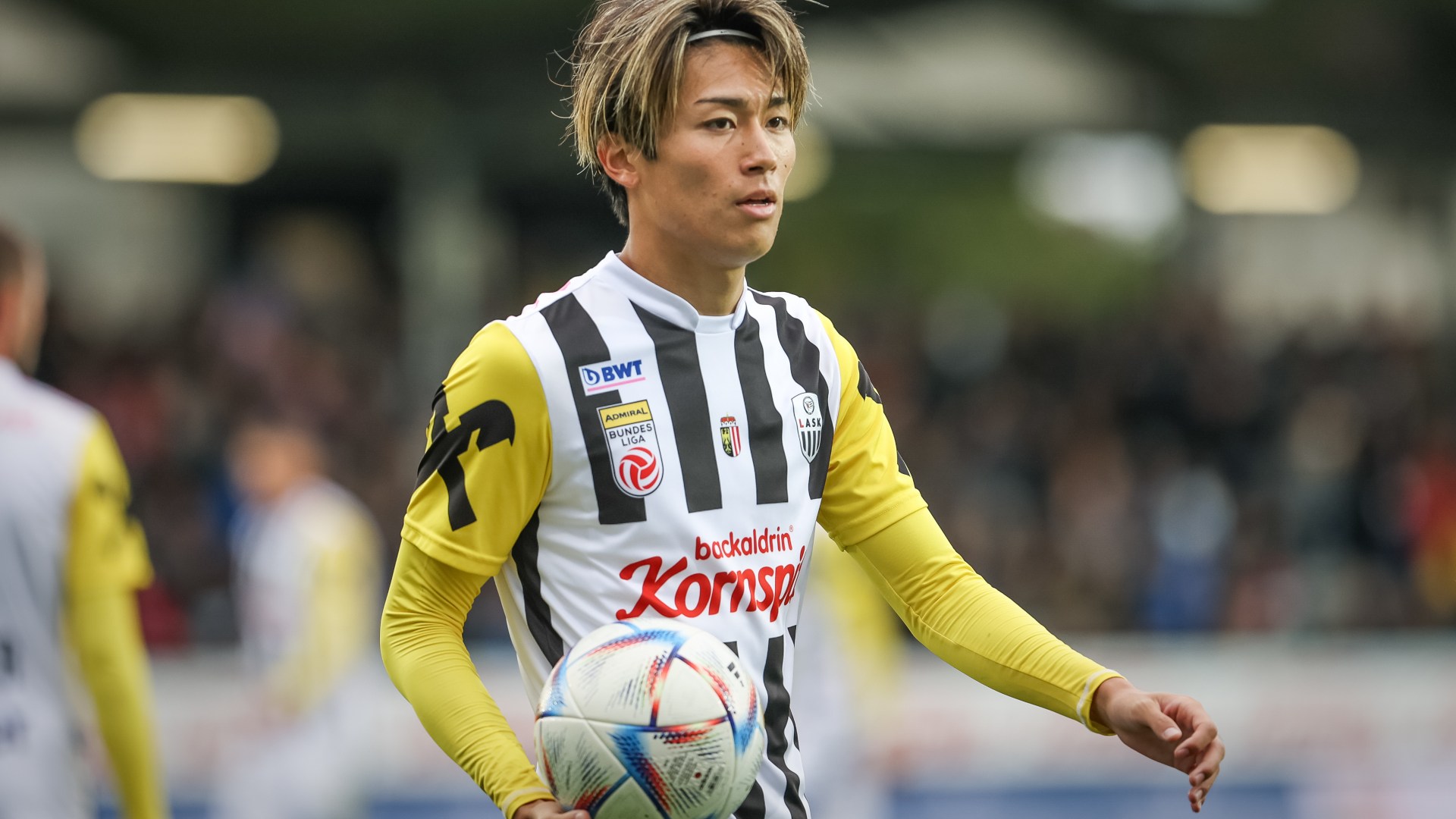 还没进国家队?日本00后攻击手中村敬斗奥地利赛场12场9球5助