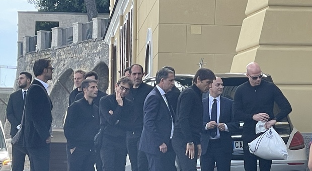 维托里奥埃马努埃莱国王的葬礼 温特罗尼葬礼当地时间9日举行，孔蒂&帕拉蒂奇&费拉拉等人到场