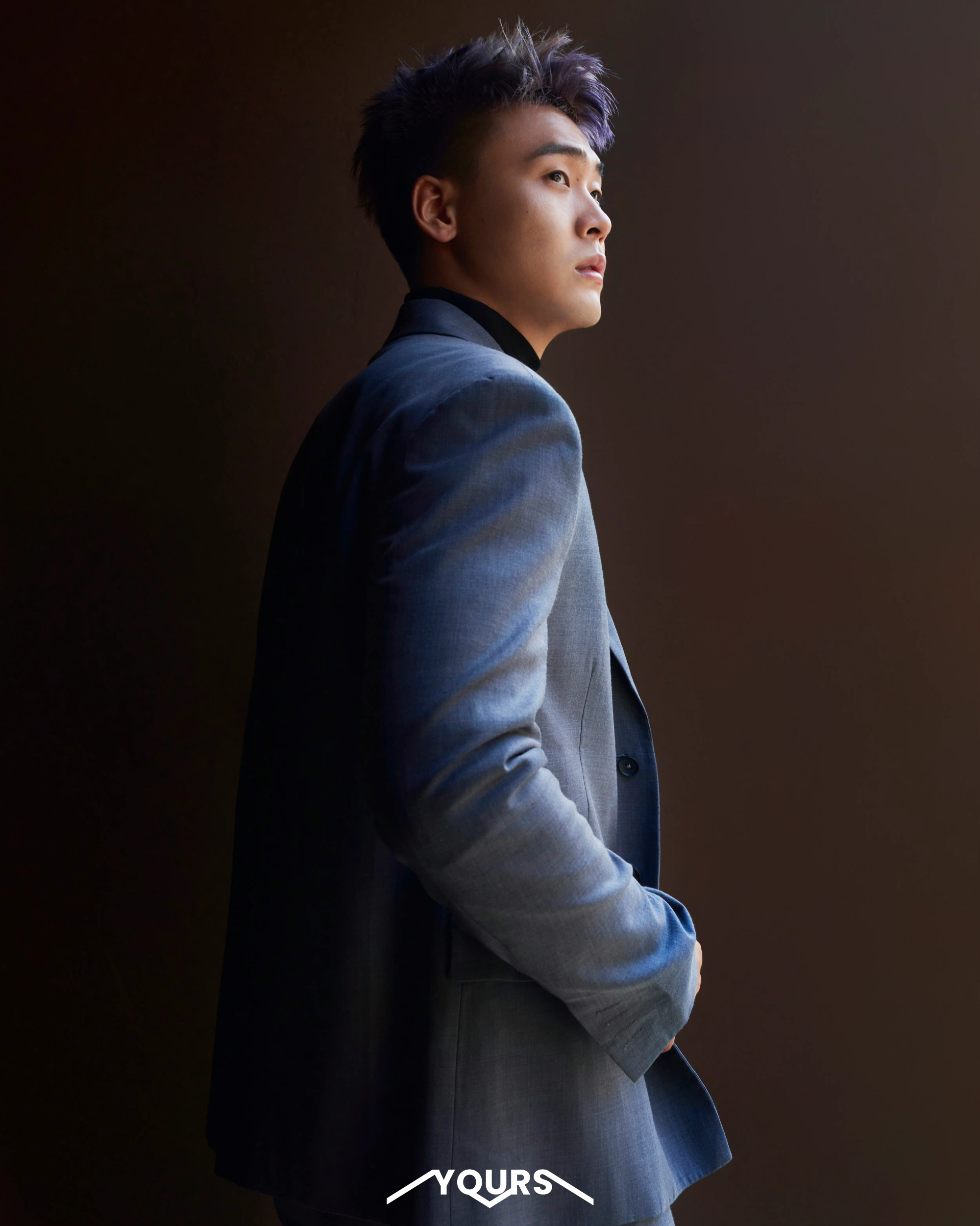 929292赵睿拍摄帅气组照 成为时尚杂志封面人物