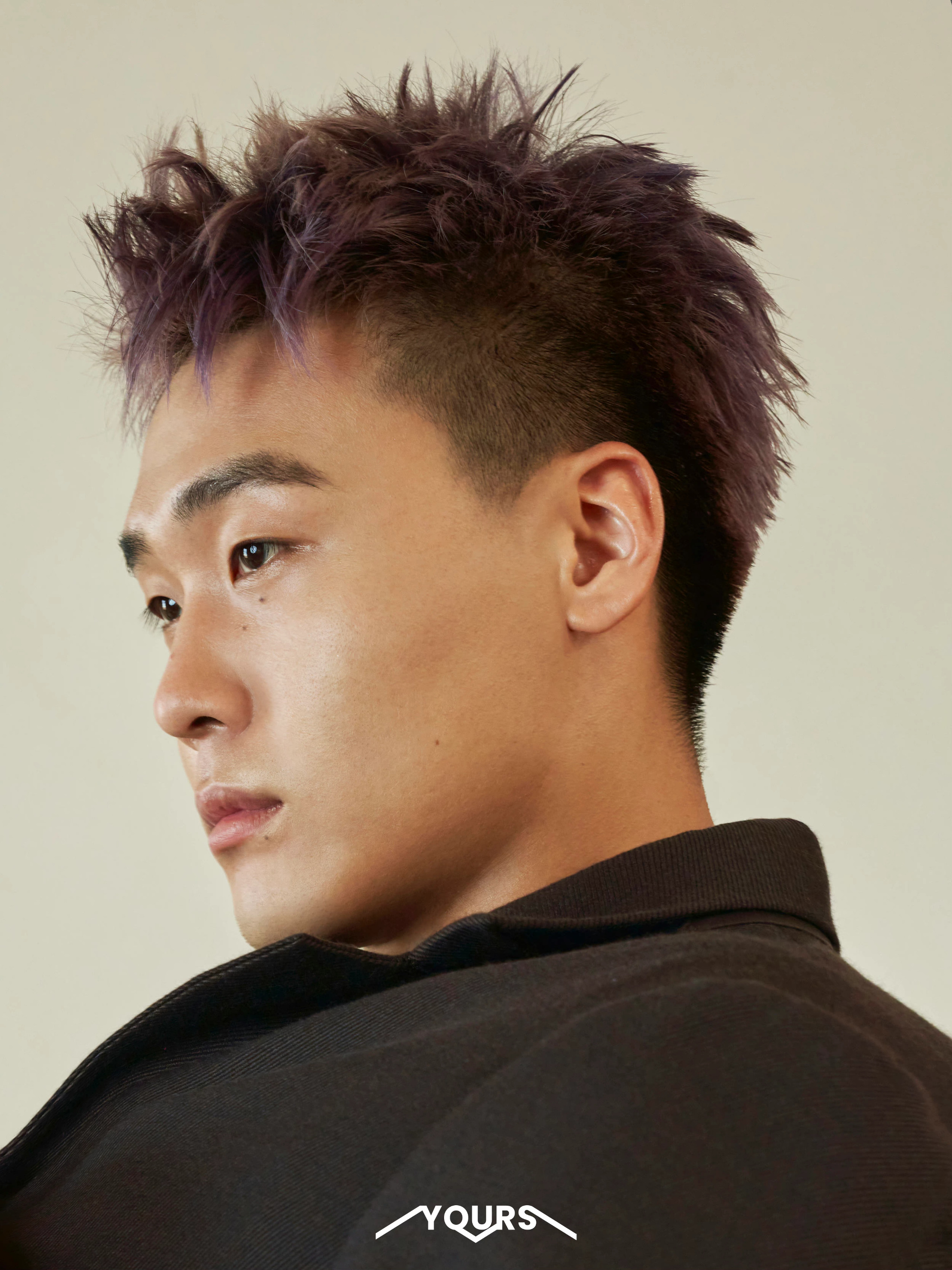 929292赵睿拍摄帅气组照 成为时尚杂志封面人物