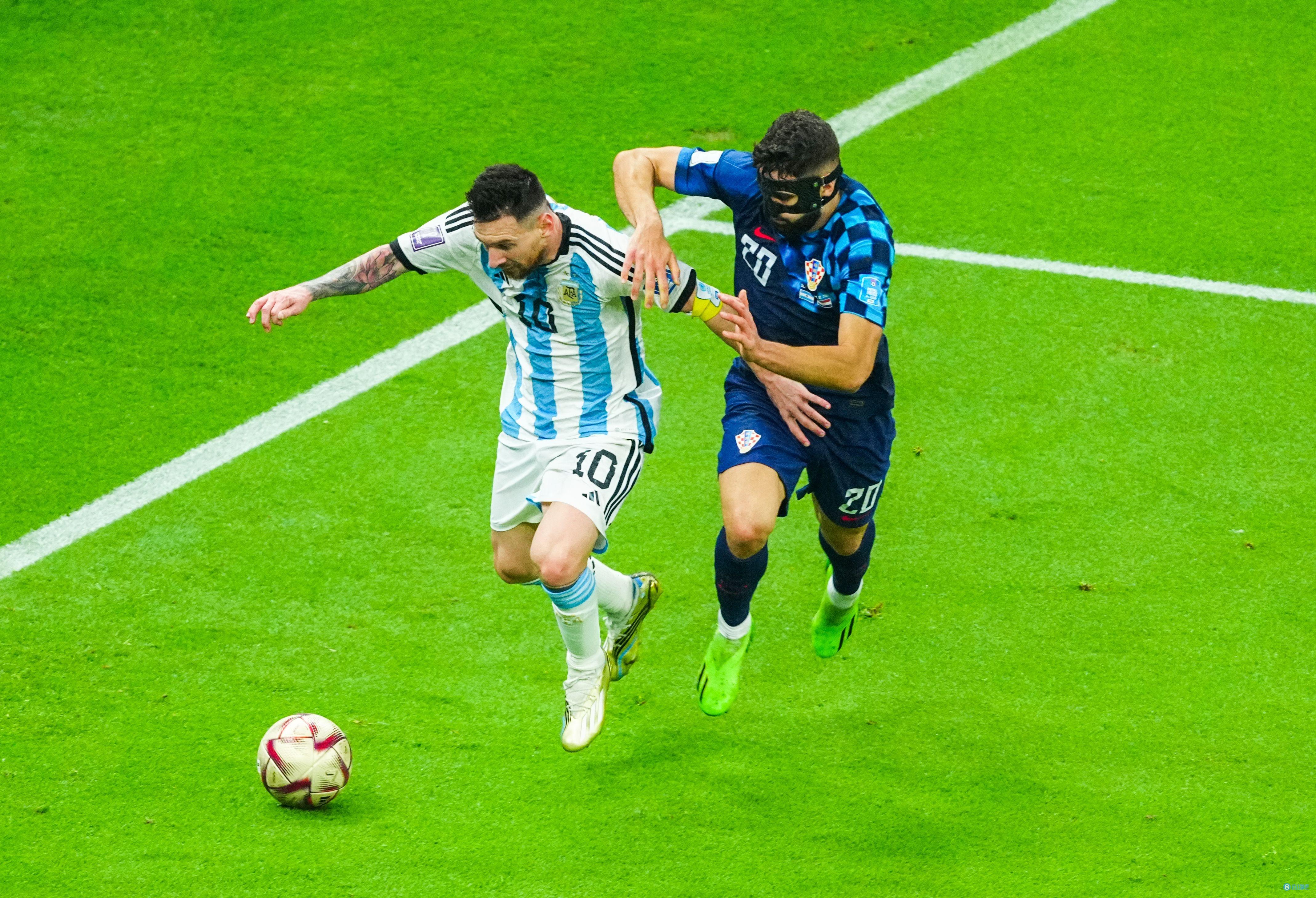 12月14日讯 阿根廷vs克罗地亚第70分钟,梅西上演犯罪级过人,他利用