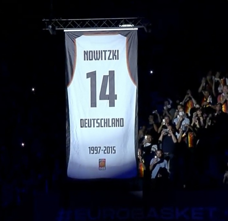 诺维茨基国家队14号球衣正式退役 NBA官方：你当之无愧！