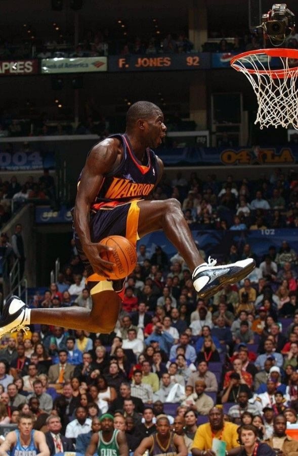 理查德森360度胯下扣篮,扣篮王理查德森 贾森-理查德森——粗暴而优雅