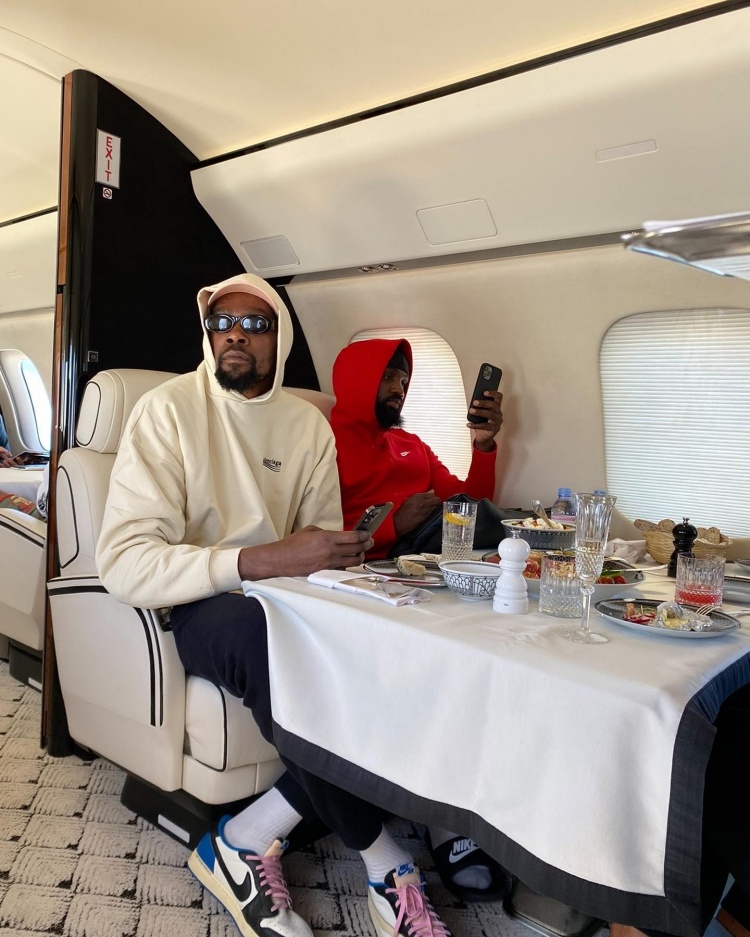 杜兰特ins晒出自己生活照&训练照