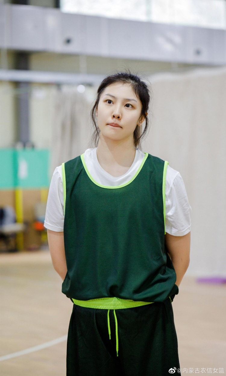 内蒙古女篮成员 中国女篮张茹资料 内蒙古女篮姬晓 张茹女篮个人资料