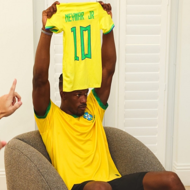 巴西十号球员内马尔,内马尔让10号球衣,内马尔让10号,巴黎十号内马尔