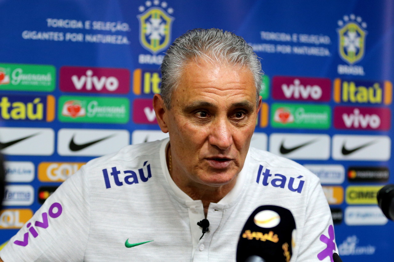 蒂特：将目前的巴西队与四年前相比不公平，我们是夺冠热门之一