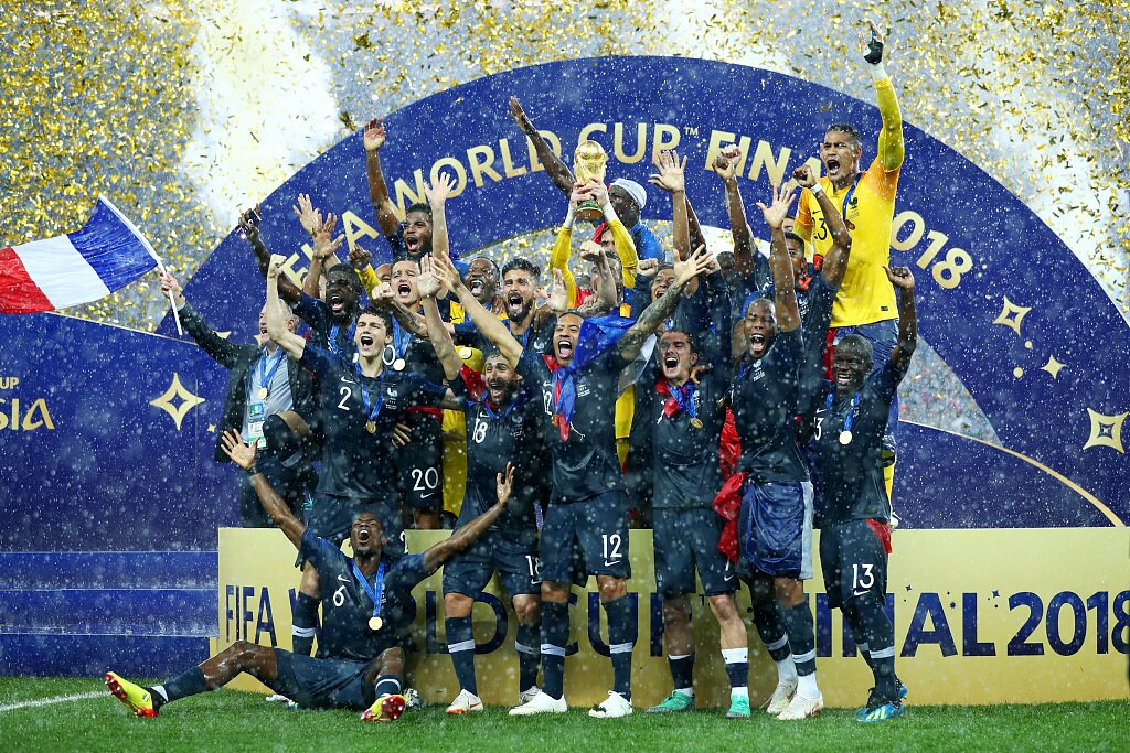 巴西世界杯共有32支球队参赛 世界杯夺冠最多的国家是巴西德国英国 德国英格兰巴西进入世界杯四强,甲说冠军不是巴西 巴西足球队一共夺得过几次世界杯冠军 世界杯历史共8支球队夺冠：巴西5冠领跑德国4冠，仅意大利未晋级