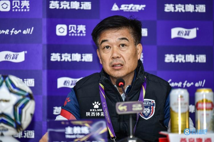 媒体人:陕西长安竞技主帅冯峰因照顾家人,已暂时告别球队