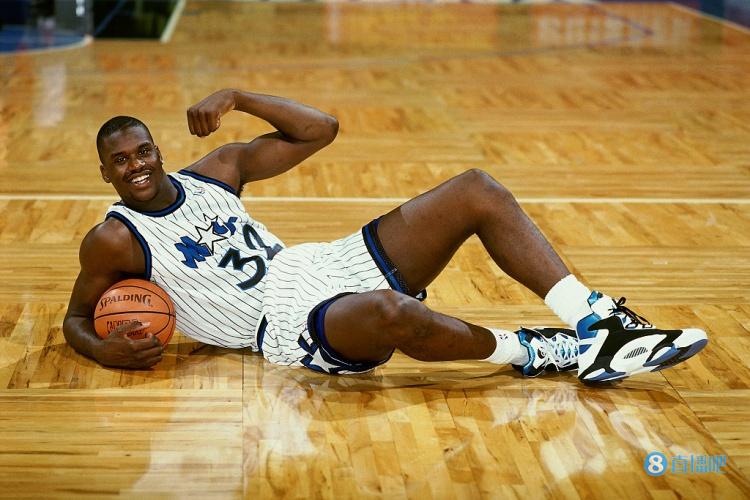 奥尼尔61分23篮板,乔丹尼克斯42分,奥尼尔60分23篮板的比赛 1992年的今天：奥尼尔NBA首秀得到12分18板2助1断3帽