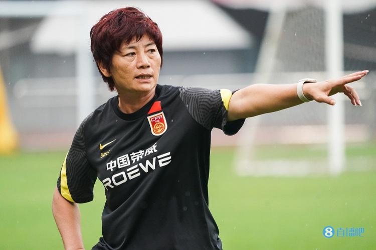水庆霞：场上出问题都是教练的问题 希望新中国女足胜过老女足