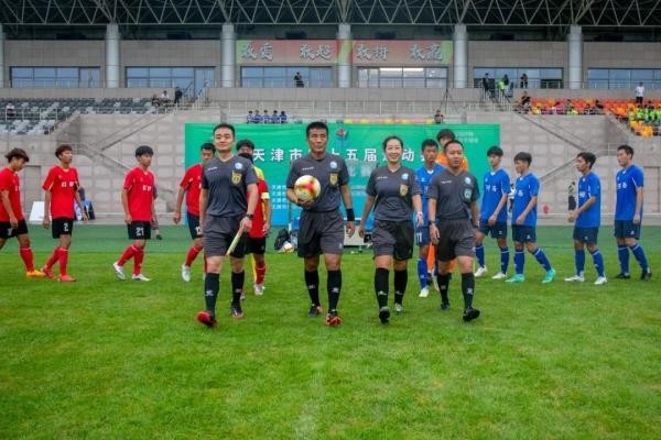 天津U13足球赛疑遭黑哨，家长质问裁判：孩子付出多少你知道吗？