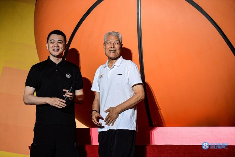 辽媒：蒋兴权指导用两个冠军让篮球生涯再无遗憾