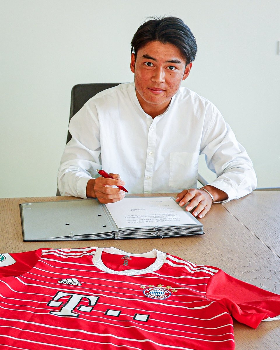官方:拜仁签下18岁日本中场新星福井太智,双方签约至2025年