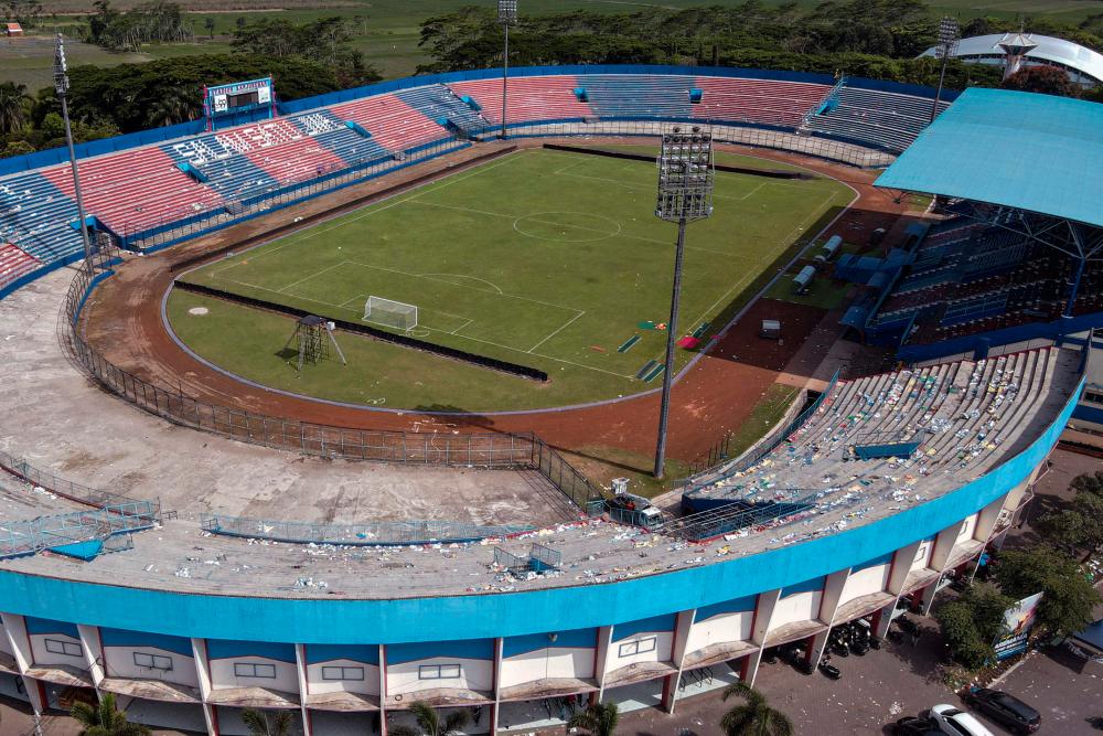 印尼球场踩踏事件造成132人死亡,球场将被拆除按照fifa标准重建