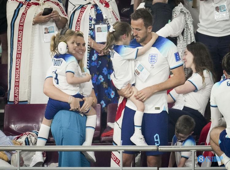 英格兰国家队太太团,英格兰队太太团,英国队太太团,英国足球队太太团 踢完美国后，英格兰球员有望获准与太太团相聚