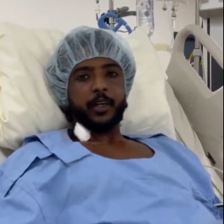 沙特受伤后卫因被撞至内出血接受了胰腺手术，下巴和面部严重骨折
