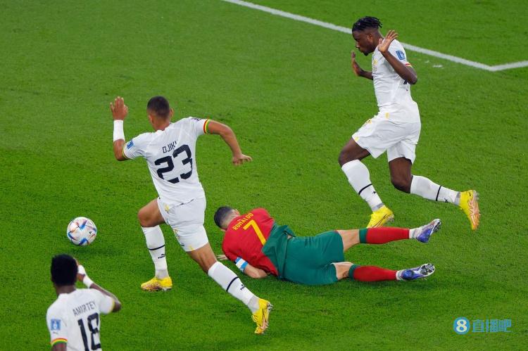 葡萄牙进球误判 裁判向葡萄牙主帅道歉 吹掉c罗进球裁判 科里纳裁判欧冠决赛 加纳主帅：裁判给了葡萄牙不存在的点球，就因为是C罗吗？