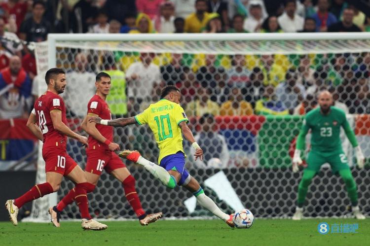 内马尔拿到世界杯 内马尔回巴西足球队 巴西奥运会内马尔痛哭 世界杯内马尔流泪 父亲：相信内马尔会回到球场，他会和巴西尽全力赢得世界杯
