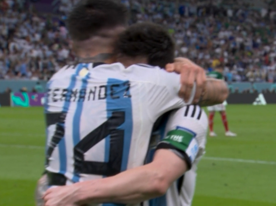 阿根廷梅西比赛 2014阿根廷梅西落泪 阿根廷队队长梅西 梅西深情表白阿根廷 阿根廷88分钟扩大领先，梅西与恩佐-费尔南德斯紧紧拥抱庆祝