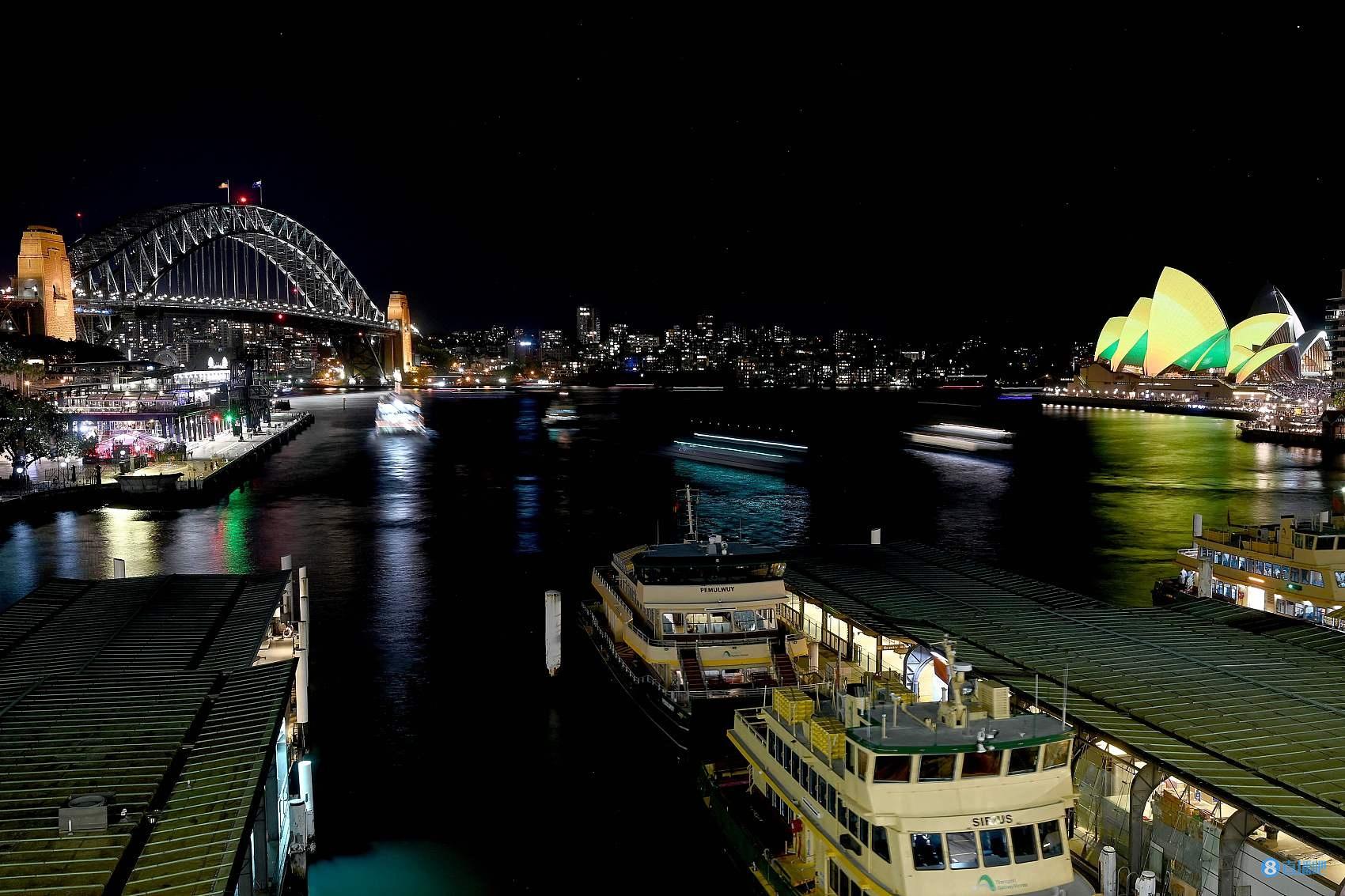 牌面！澳大利亚地标悉尼歌剧院亮起黄绿两色灯为澳大利亚队加油