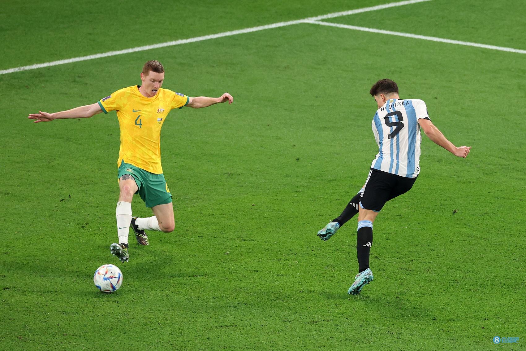 生涯头两次世界杯首发均破门，阿尔瓦雷斯是阿根廷队史第6人