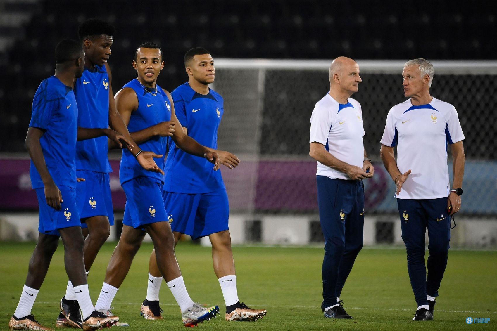 队报：法国队工作人员一直播放英格兰比赛以帮助球员备战