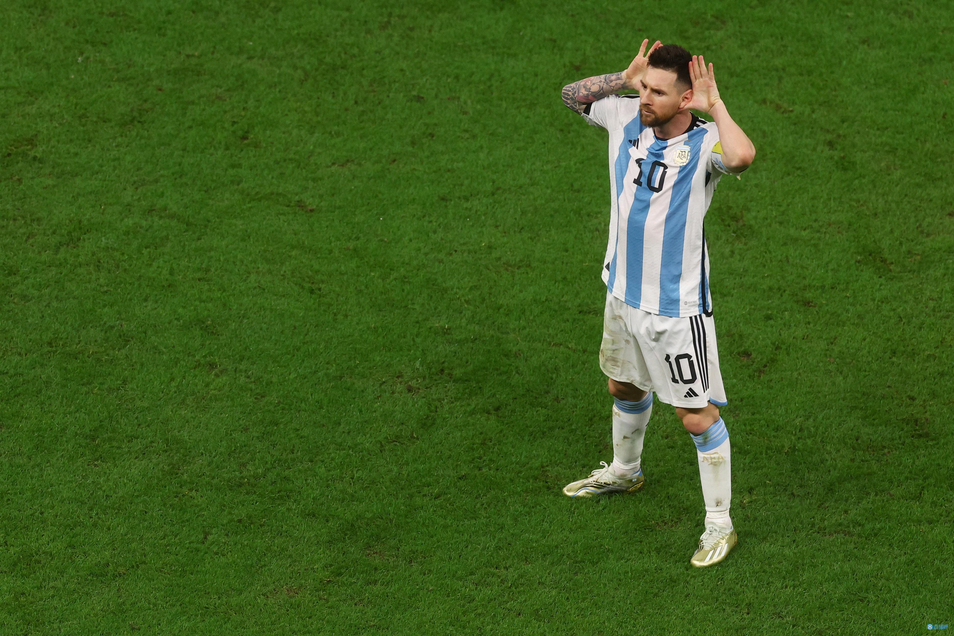 记者：阿根廷将身穿主场球衣出战世界杯半决赛