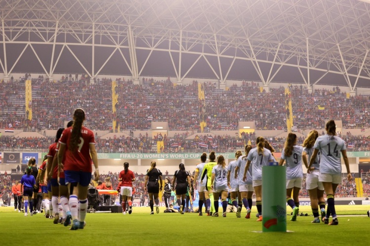 U20女足世界杯次轮：西班牙、巴西、德国获胜，超2万人现场观战