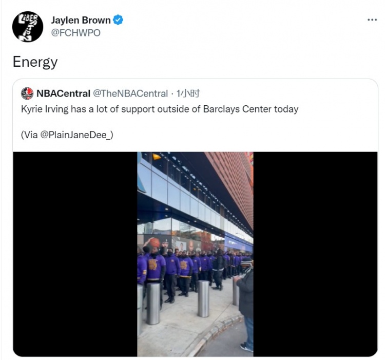 🤔杰伦-布朗转发黑人团体支持欧文复赛视频 配文：能量满满